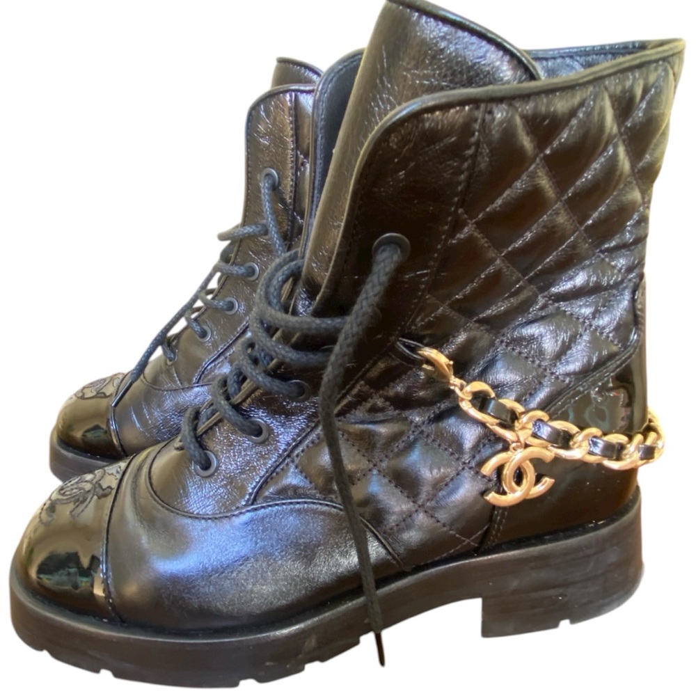 CHANEL Black Leather Lace-Up Boots with Gold Chain